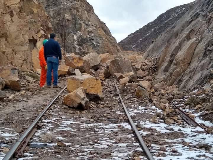 Río Negro: Un Derrumbe generó un operativo para liberar las vías del Tren Patagónico