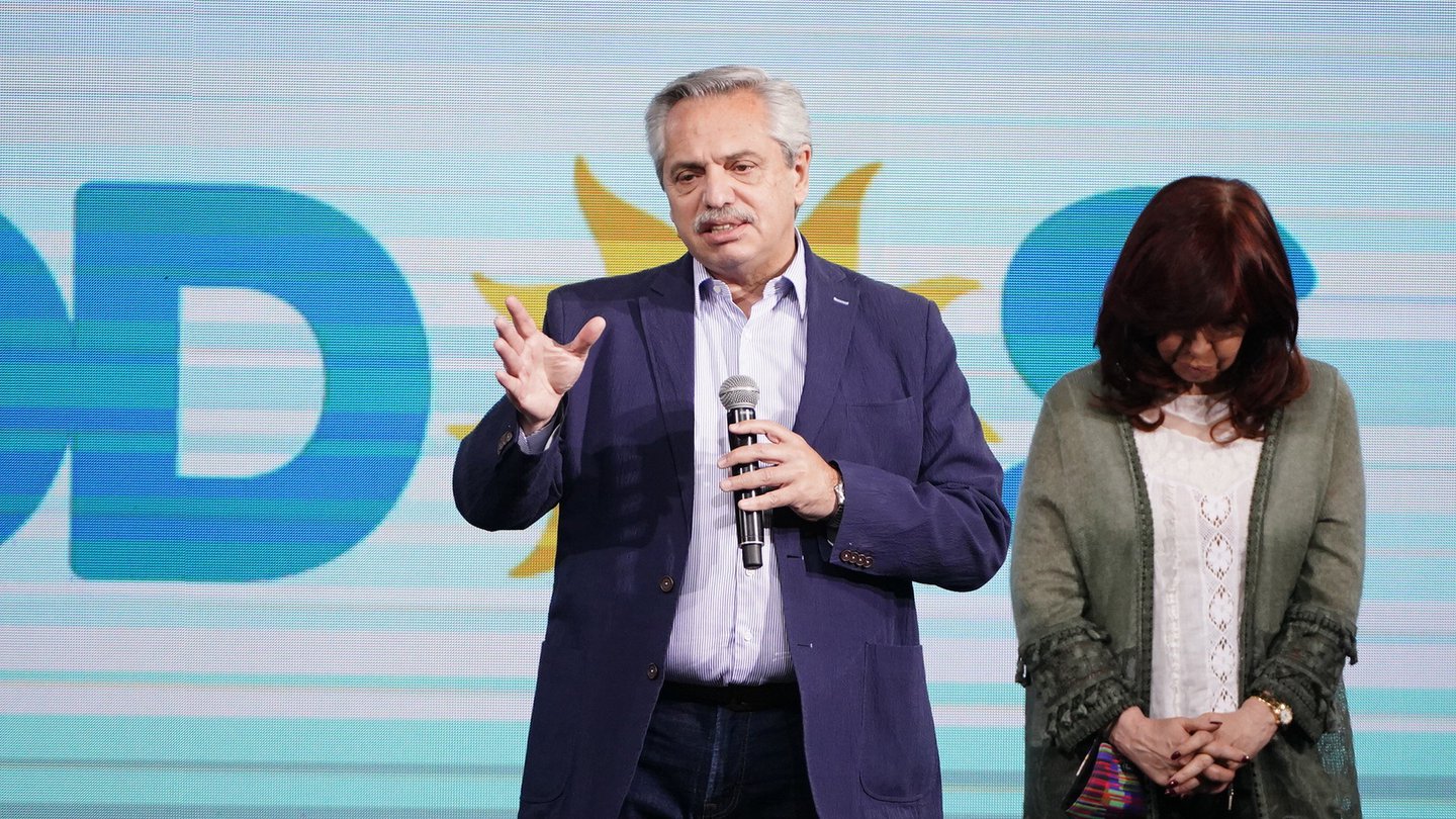 La vicepresidenta atacó al Presidente y lo instó a hacer cambios en el gabinete