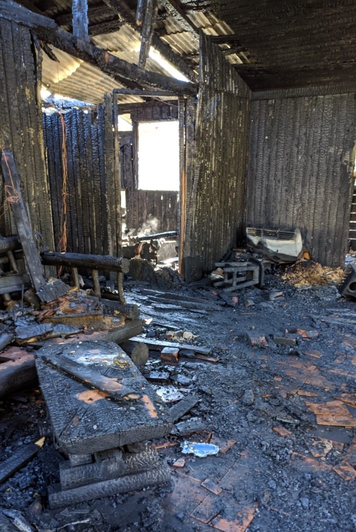El Bolsón: Desde el Hospital local organizan ayuda para la enfermera que perdió su casa en un incendio