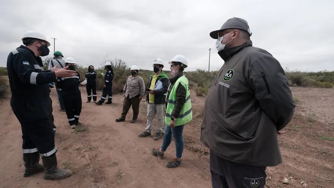 Retiraron más de 1.300 m3 de suelo afectado por la rotura del oleoducto en Medanito