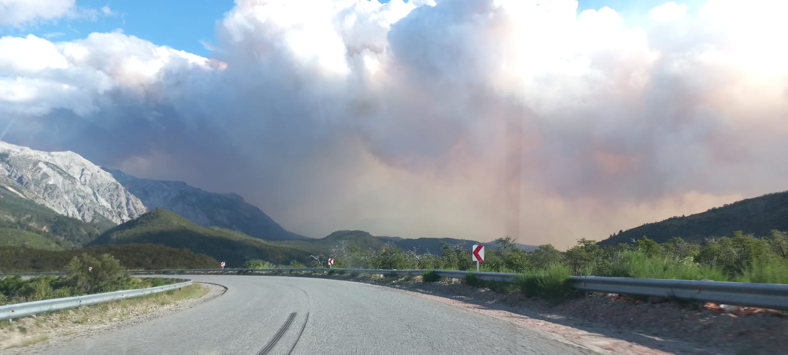 Incendio Forestal: Restringen el tránsito para este 31 de año en la RN Nº40 entre Villa Mascardi y El Bolsón