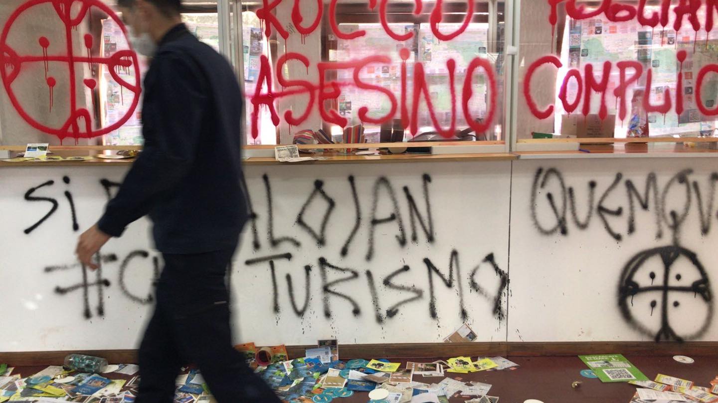 El ataque a la oficina de turismo en El Bolsón