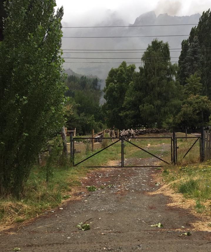 El Bolsón: El incendio de una vivienda  abrió la polémica en Villa Turismo