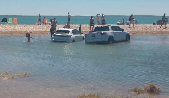 Las Grutas la marea atrapacohes