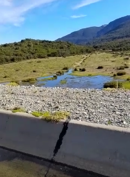 El Bolsón: Vecinos de Mallín Ahogado plantean problemas en los canales de riego del sector rural