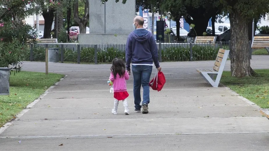 SENAF: Convoca a familias interesadas en acoger a niños, niñas y adolescentes en forma temporal