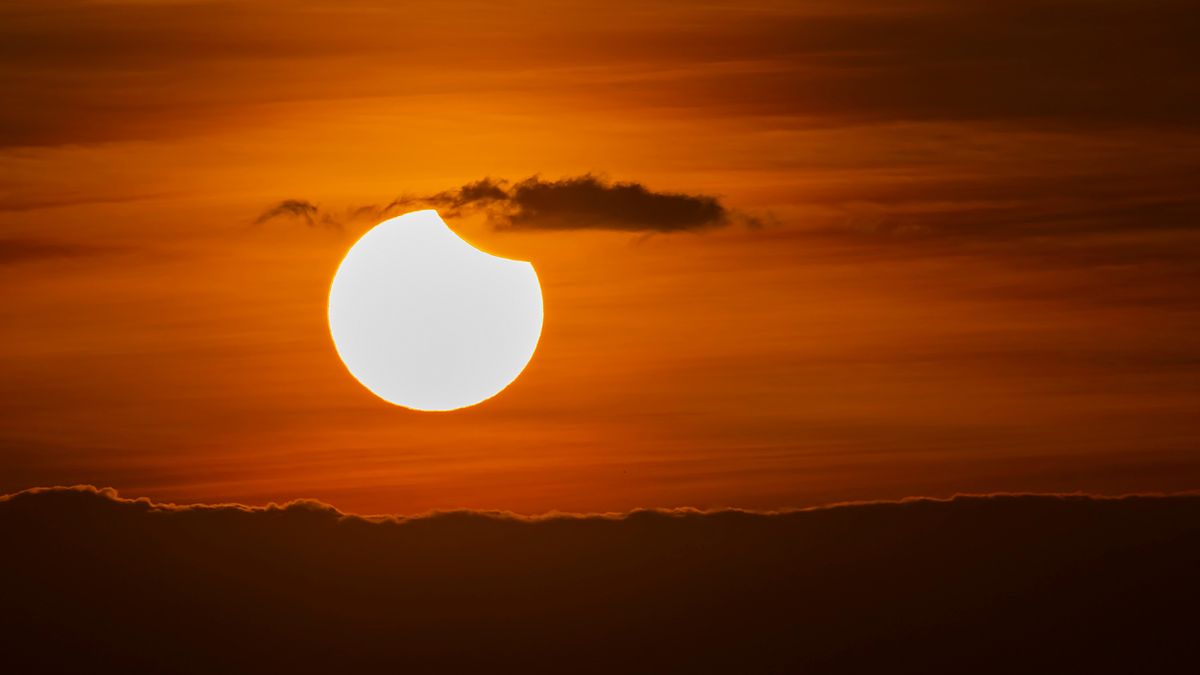 El Bolsón: El Grupo Astronómico Osiris se prepara para el eclipse parcial de Sol