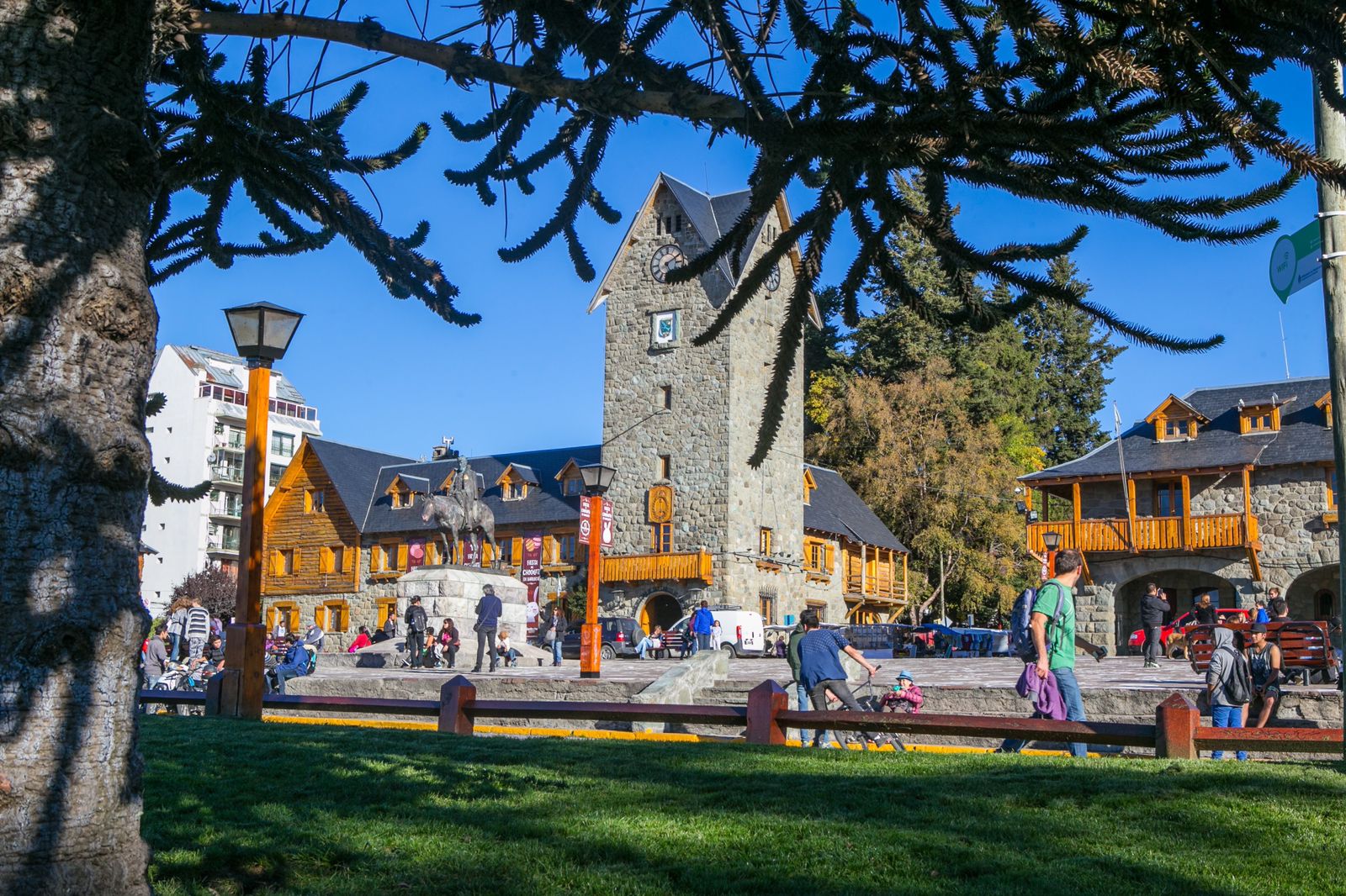 El intendente Gustavo Gennuso lanzó el programa “Bariloche para Rionegrinos”
