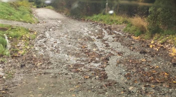 El Bolsón: La lluvia produjo inconvenientes en el B° Villa Turismo ubicado en la ladera del Cerro