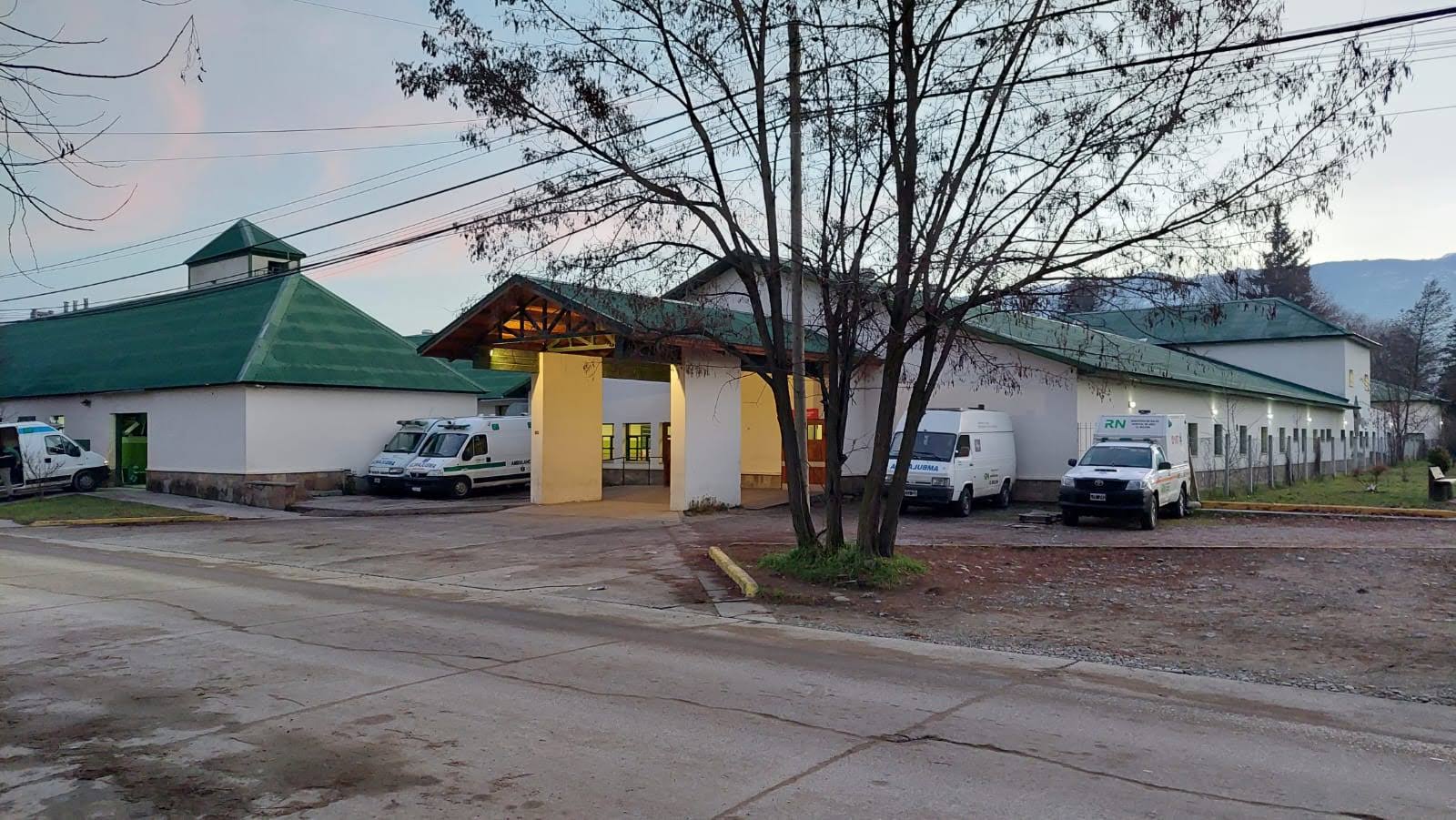 El Bolsón: Choferes de ambulancias del HAEB desmienten “aprietes” por reclamos de los trabajadores de Salud