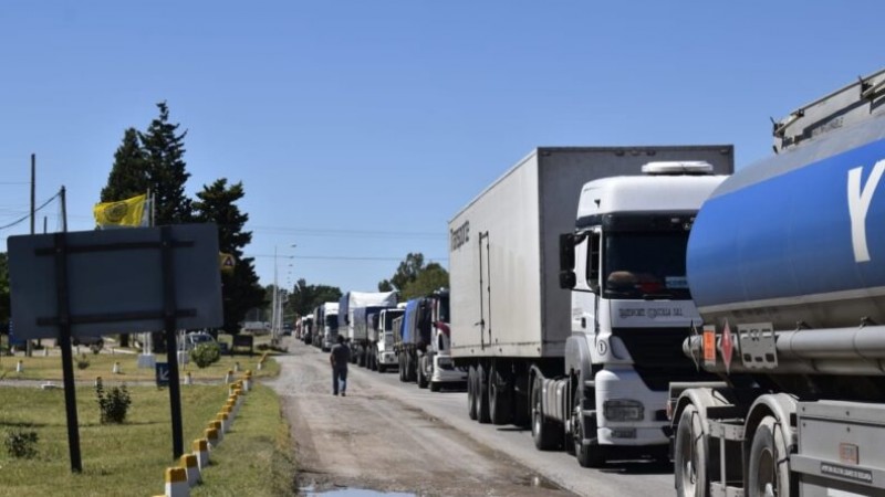 Río Negro: Gobierno convocó a transportistas autoconvocados y se levantaron los cortes