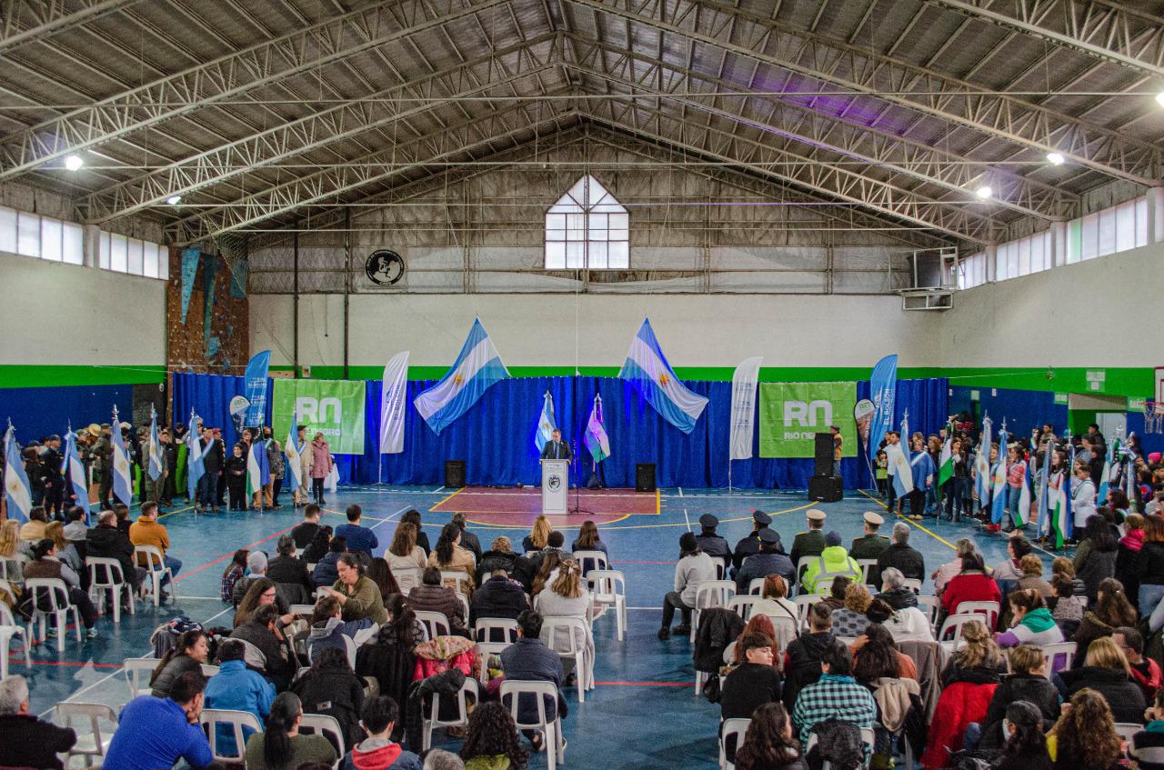 El Bolsón: Emotivo acto por el día de la Independencia esta tarde en el Polideportivo