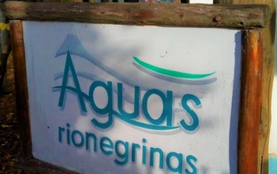 El Bolsón: Por turbiedad del río Quemquemtreu habrá baja presión