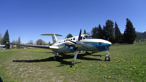 El Bolsón: Un avión militar de EE. UU. aterrizó en el aeródromo local