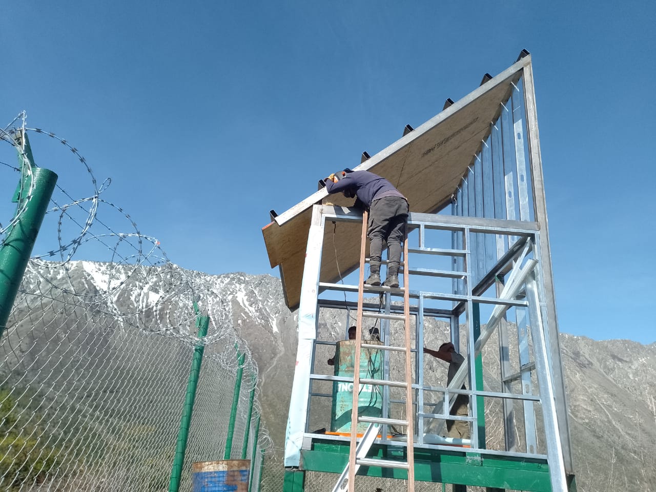 Coopetel: Con instalación de dos torres llega Internet inalámbrico a zona rural de Los Repollos