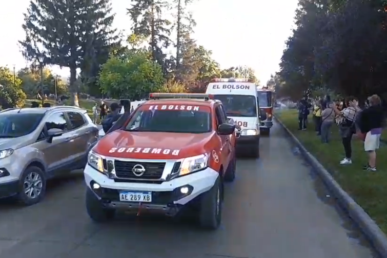 El Bolsón: Con un sirenazo llevado a cabo por Bomberos de todo el país pidieron la renuncia del viceministro de Ambiente