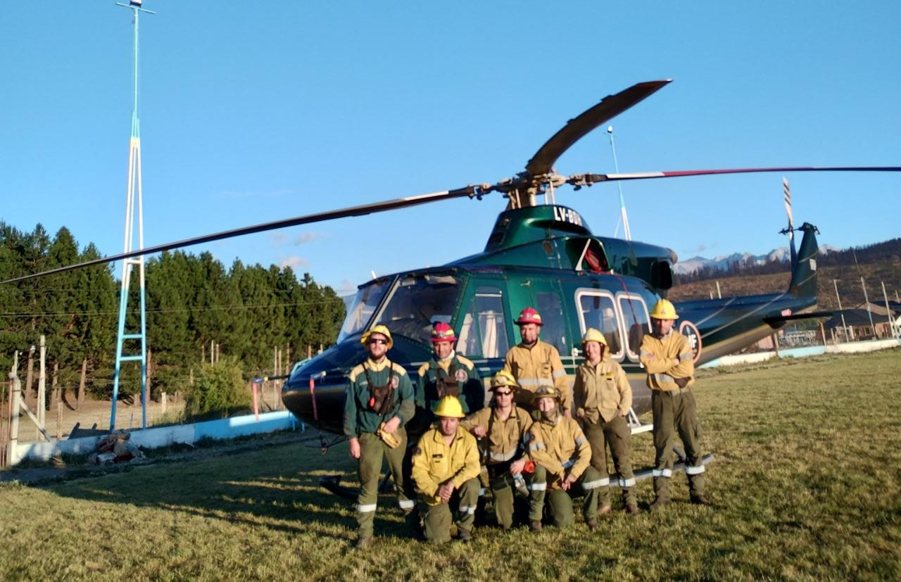 El Bolsón: Brigadistas del SPLIF colaboran en los incendios de Cholila
