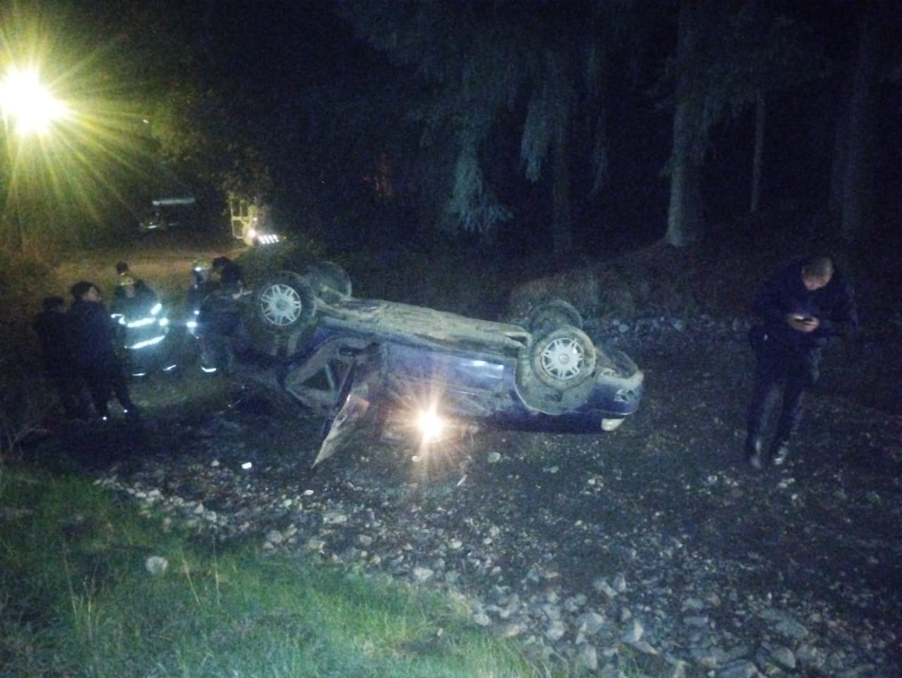 En la subida del Piltri un vehículo se quedó sin frenos y bajó volcado