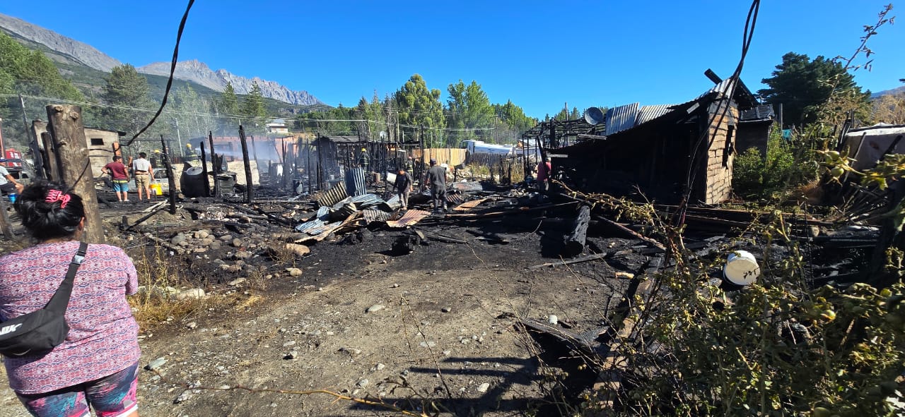 Un Incendio en la toma del Luján deja nueve viviendas destruidas